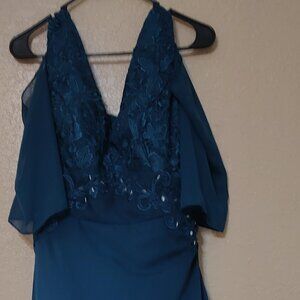 Gown Gallery Wedding Dress Size 12